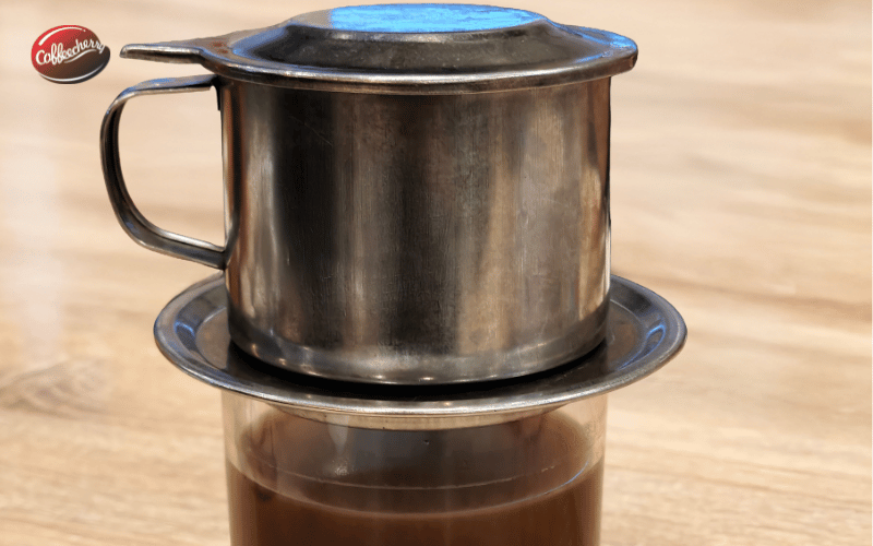 nen-pha-phin-ca-phe-nguyen-chat-hay-pour-over-de-giu-dung-vi-hon (2)